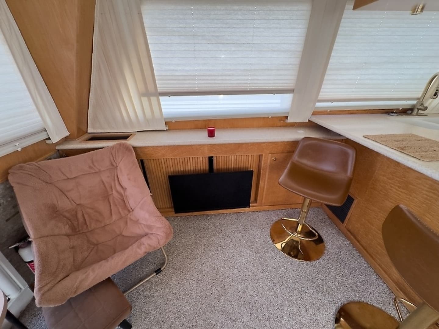 1999 Navigator 5300 - Image 35