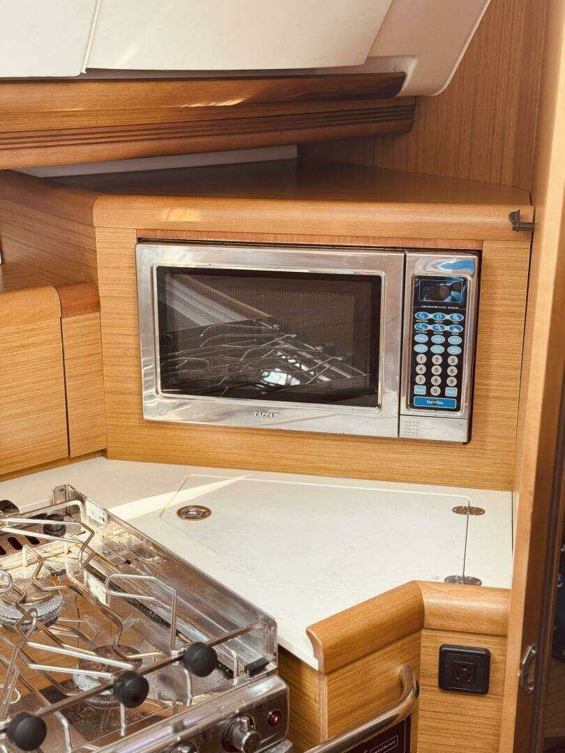 2008 Jeanneau Sun Odyssey 45 DS - Image 10