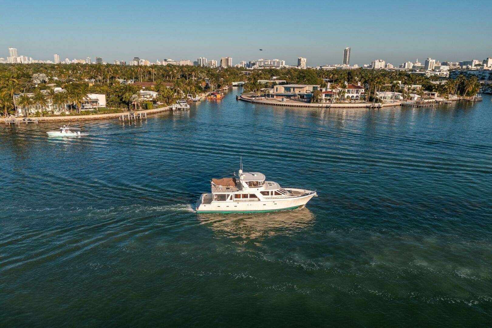 2006 Offshore Yachts 72 Pilothouse - Image 8