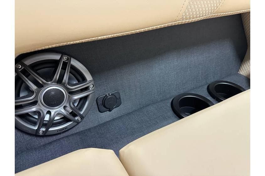 Evotti 521QL 2026 interior with speaker, USB port, and cup holders.