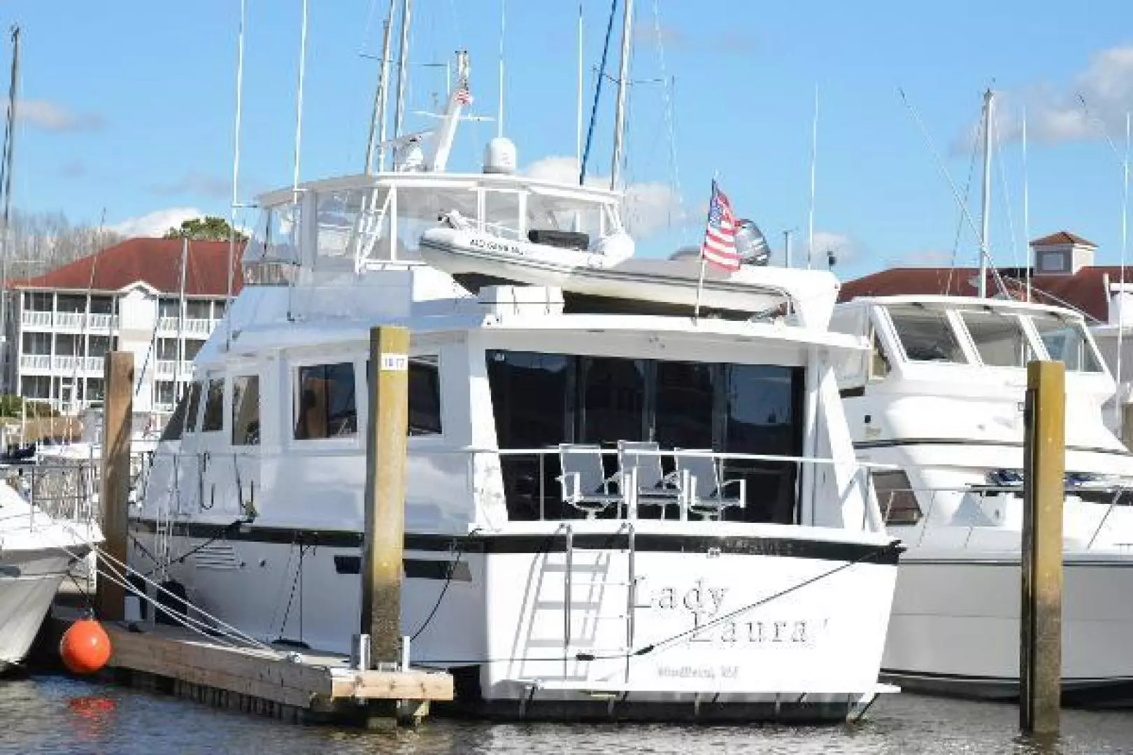 1989 Viking Motor Yacht - Image 9