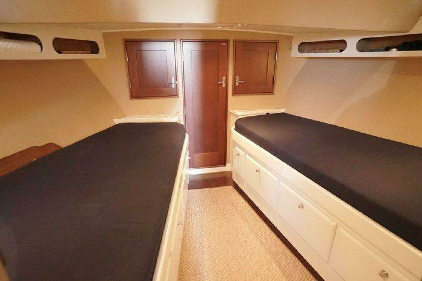 2003 Huckins — - Image 32