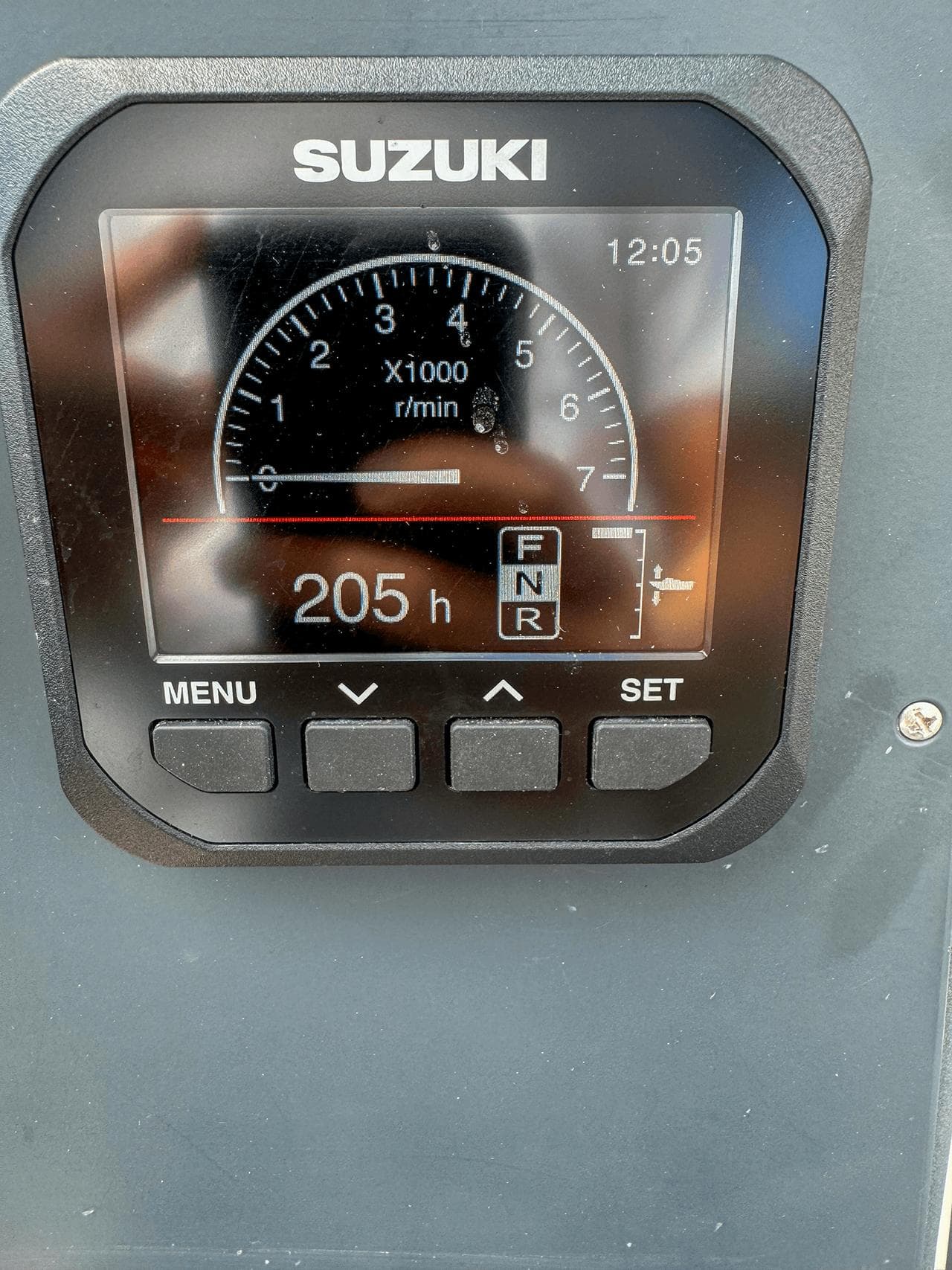 Suzuki engine display showing 205 hours on BSC 78, 2019 model.