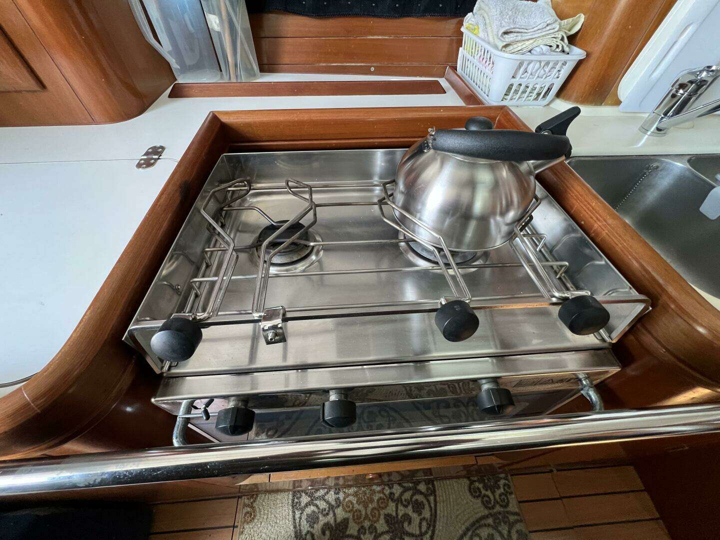 2001 Beneteau 411 - Image 16