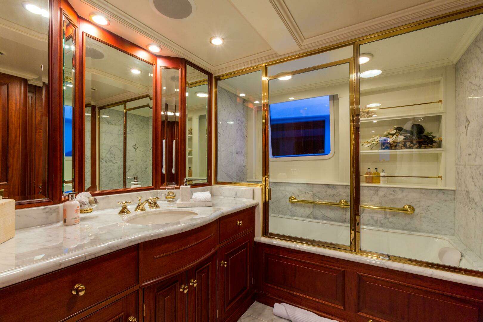 1997 Palmer Johnson Pilothouse - Image 11