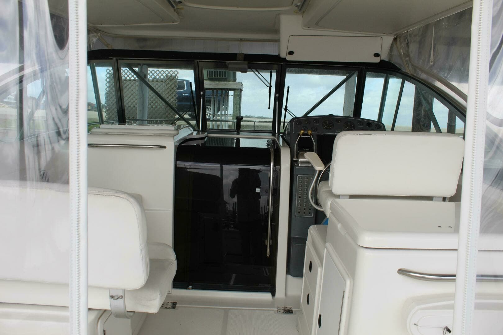 2001 Pursuit 3400 Express - Image 6