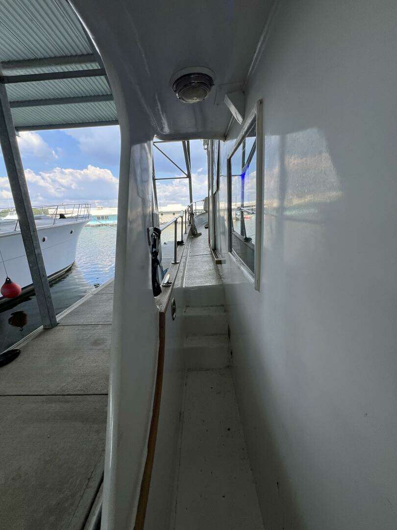 1981 Sea Ranger 45 Raised Pilot House - Image 8
