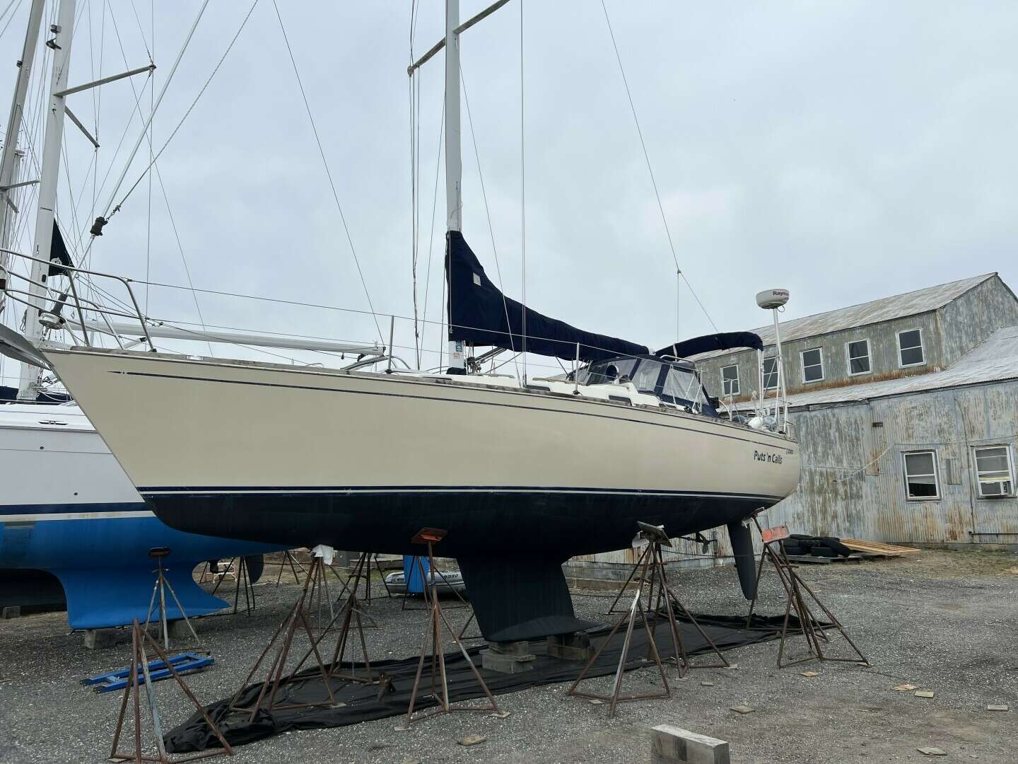 1993 Tartan 3500 - Image 2