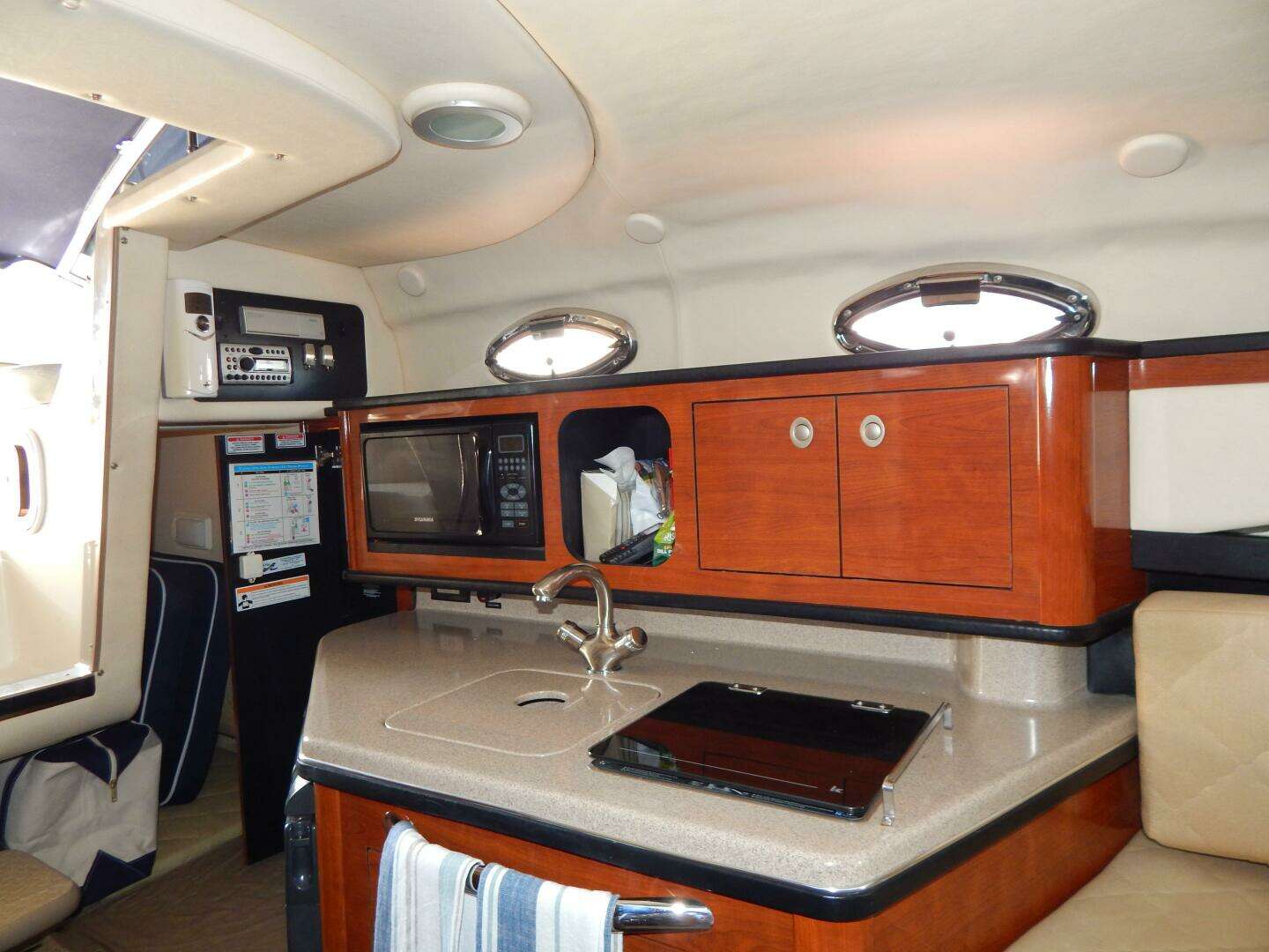 2007 Sea Ray 260 Sundancer - Image 5