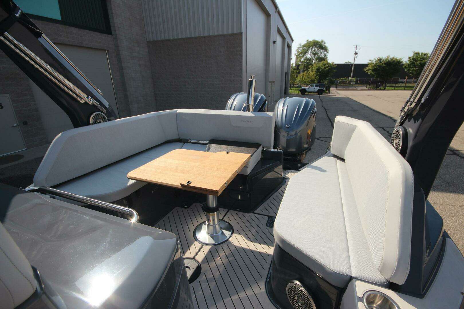 2024 Zodiac Medline 9 NEO - Image 11