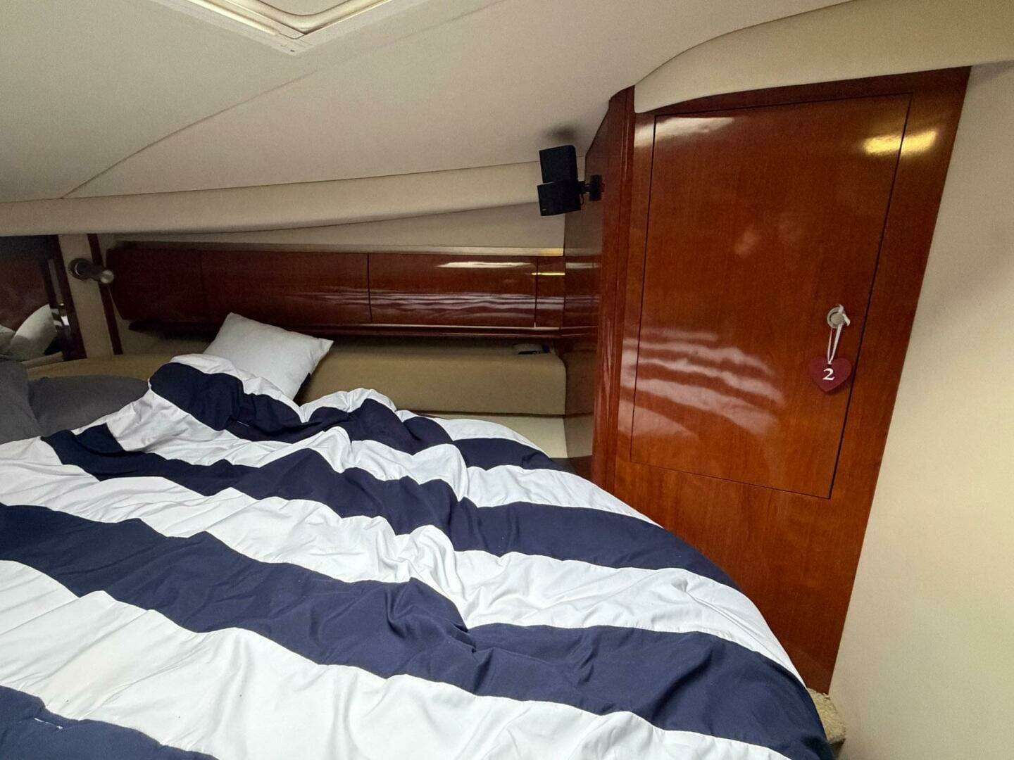 2004 Sea Ray 500 Sundancer - Image 40