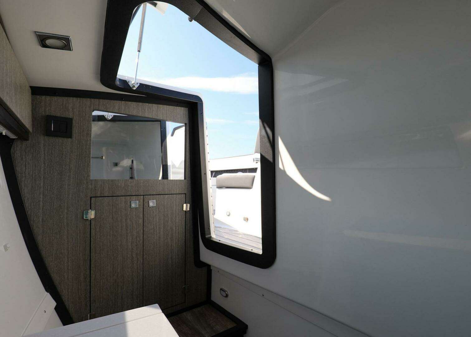 2023 Monterey 385 Super Sport - Image 36