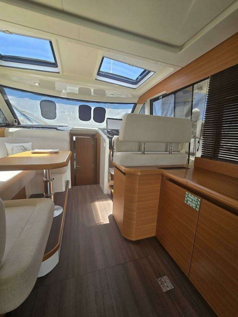 2022 Greenline 39 Hybrid - Image 9