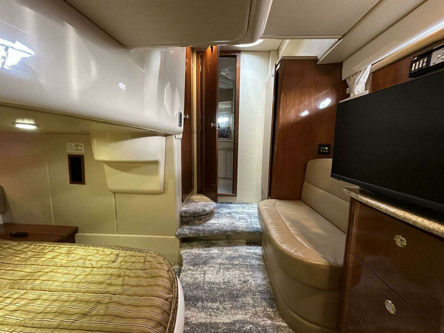 2007 Meridian 411 Sedan Bridge - Image 16