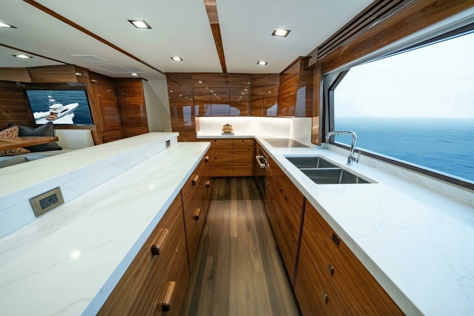 2027 Viking 82 Convertible - Image 8
