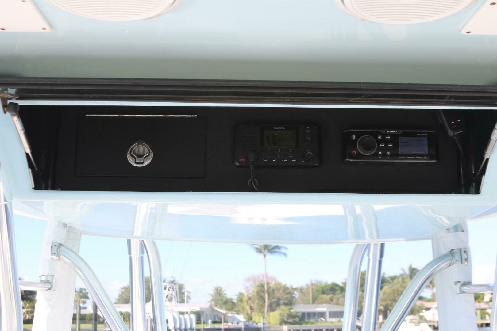 2008 Venture 39 Center Console - Image 9