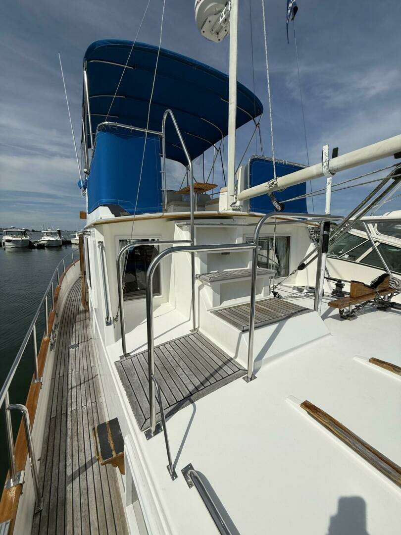 1999 Grand Banks 42 Classic - Image 22