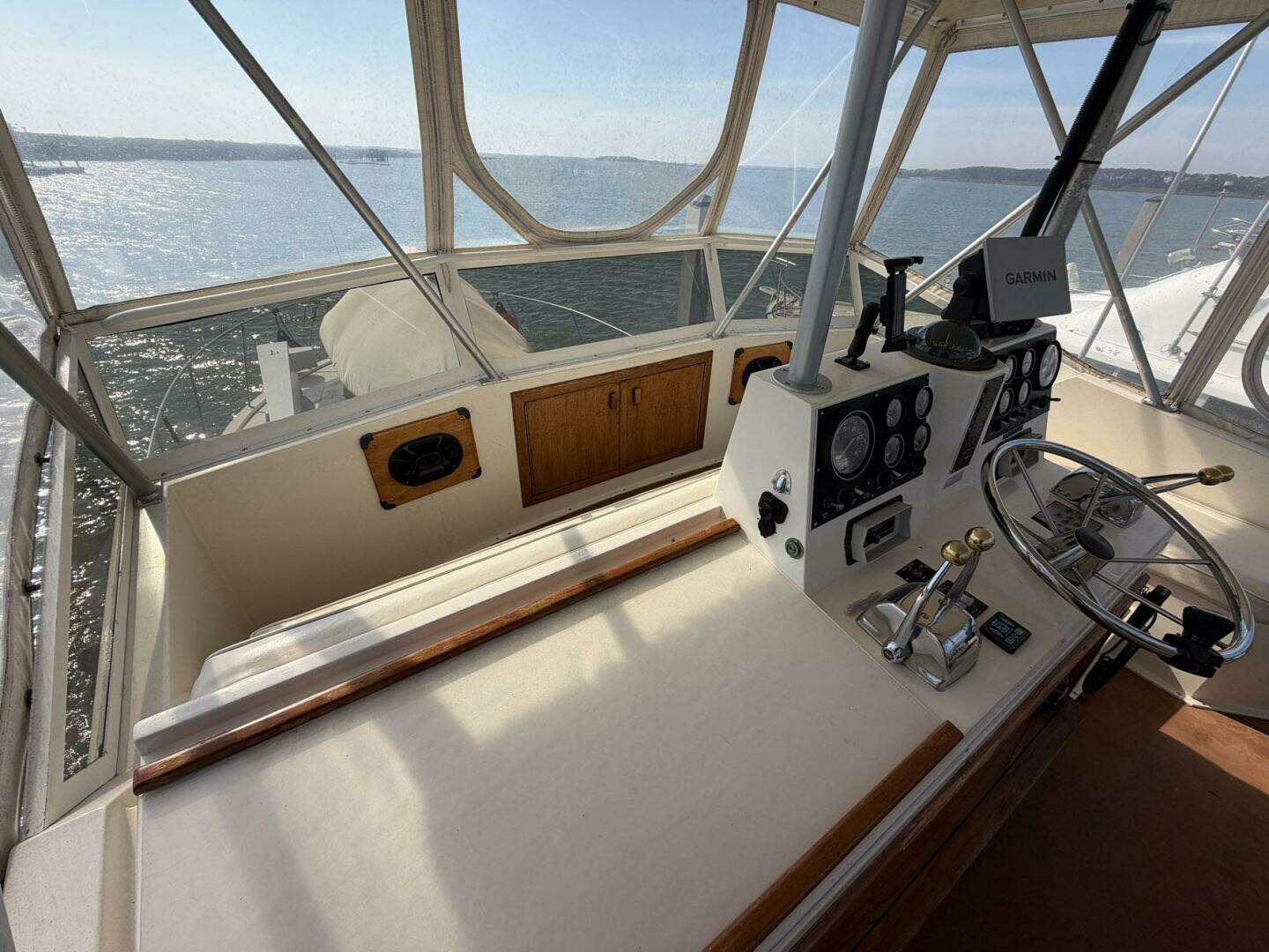 1987 Viking 44 Motor Yacht - Image 34