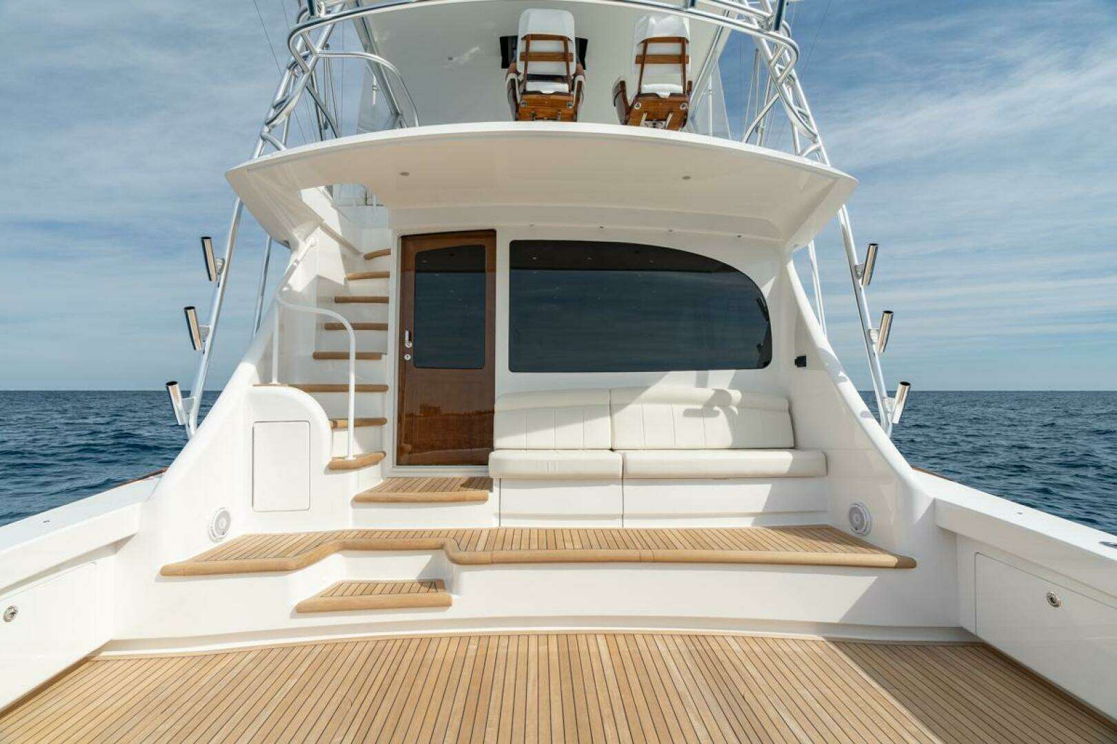 2025 Viking 64 Convertible - Image 2