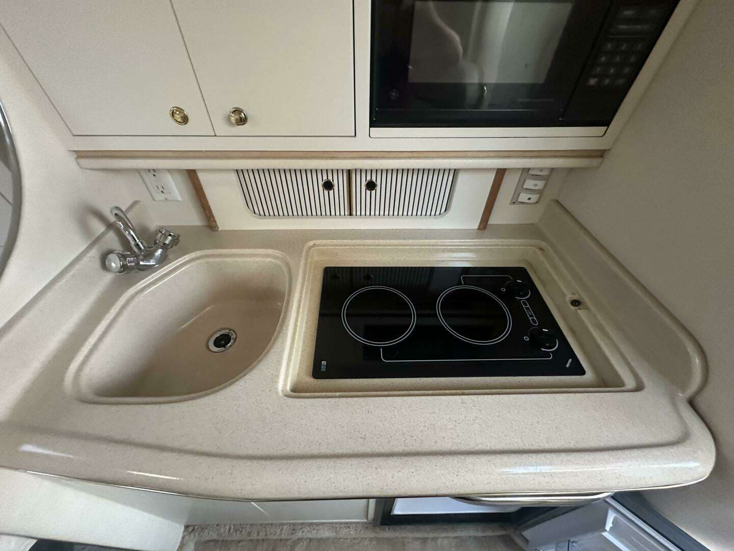 2000 Sea Ray 290 - Image 15