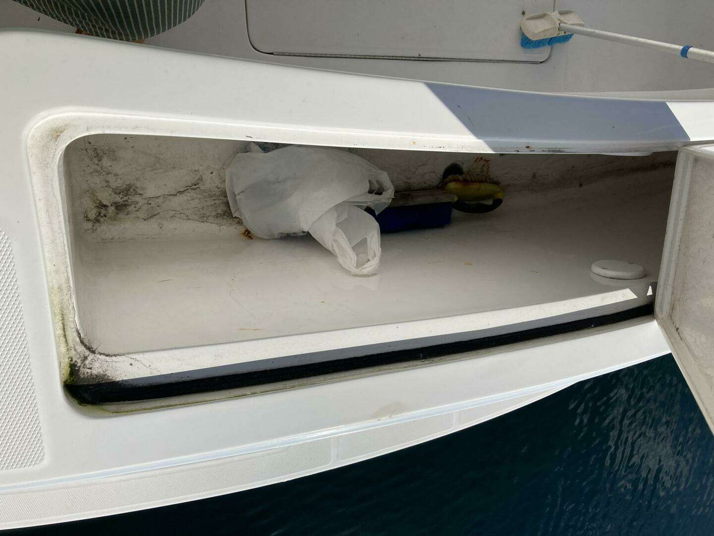 2006 Luhrs 280 Express Open - Image 23