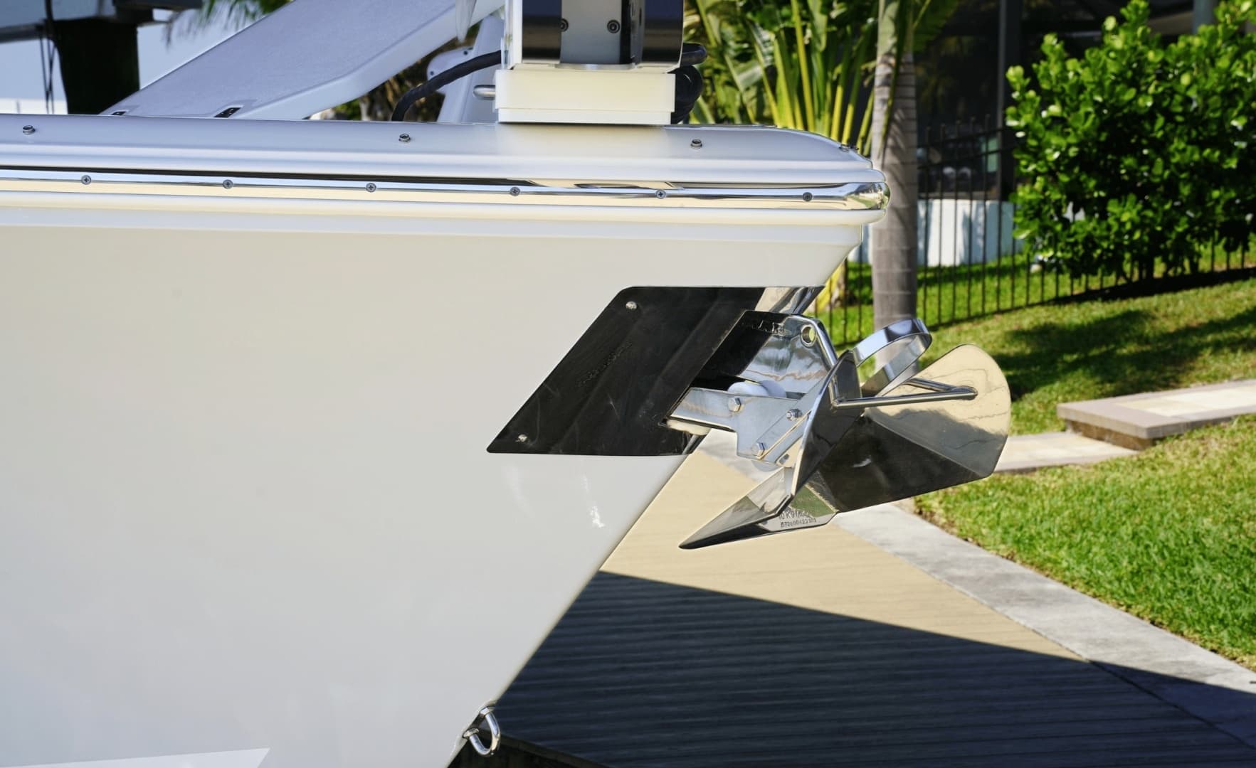 2023 Cobia 320CC - Image 10