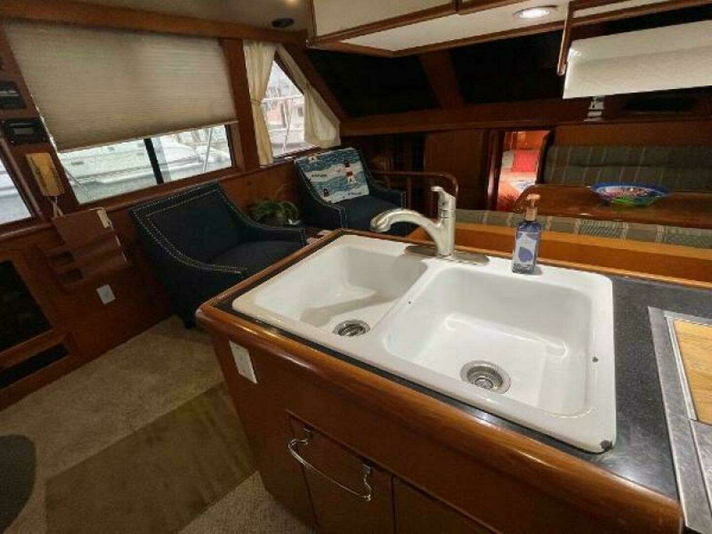 1998 Hyatt 51 Aft Cabin MY - Image 39