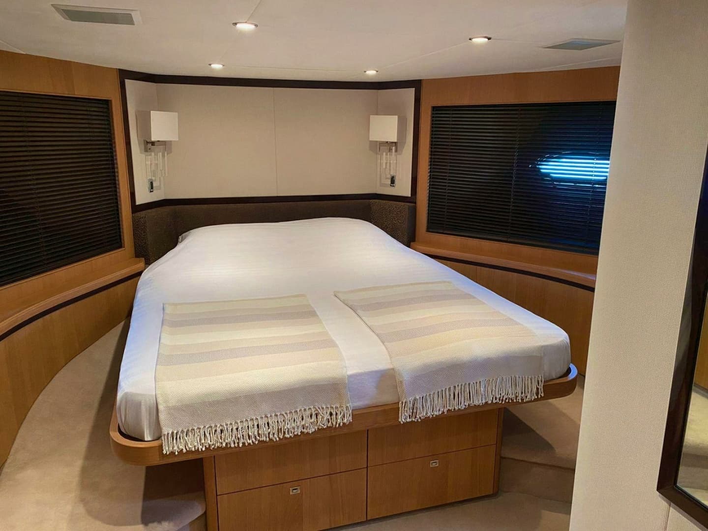 2011 Princess Yachts — - Image 44