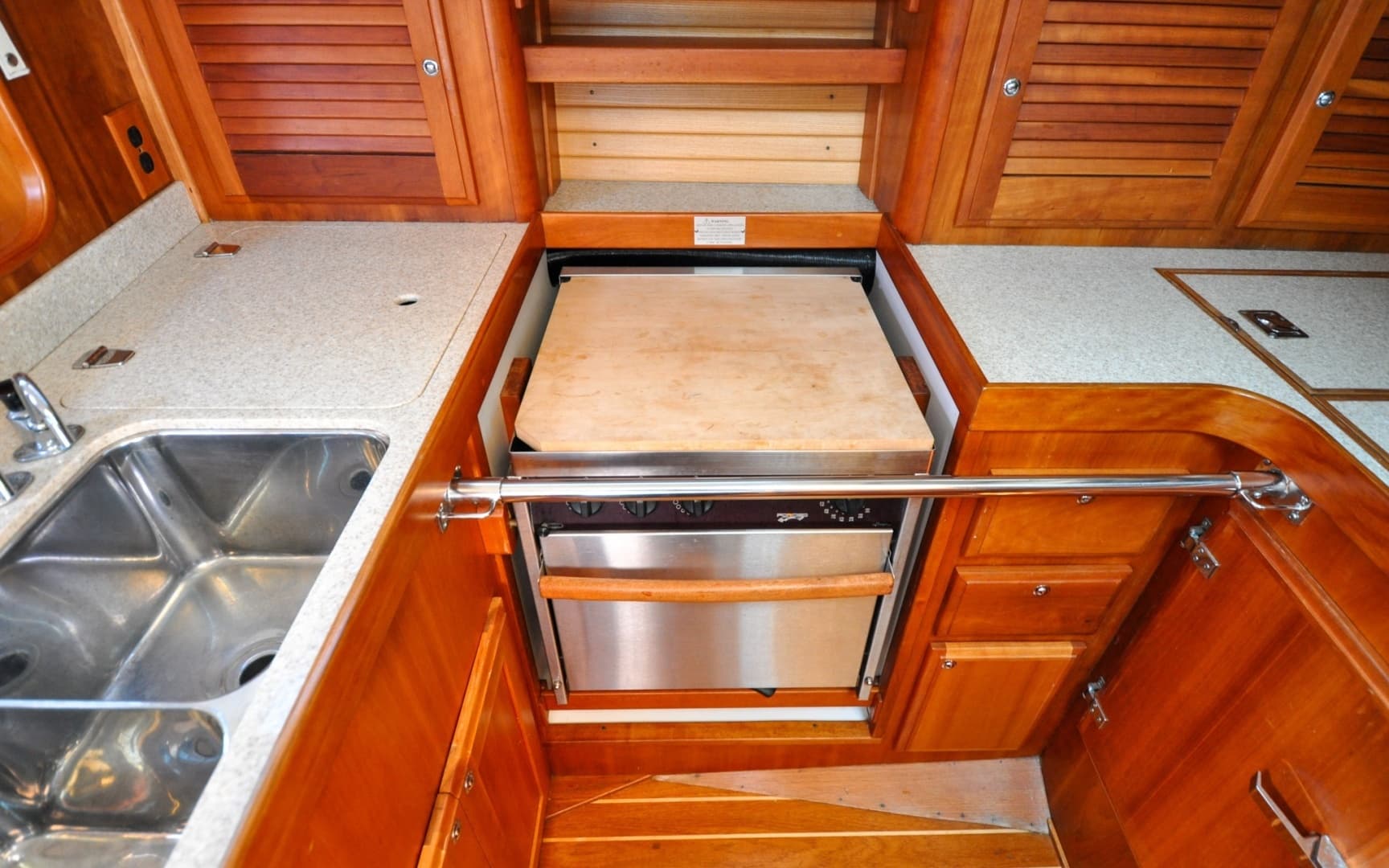 2004 Sabre 426 - Image 50