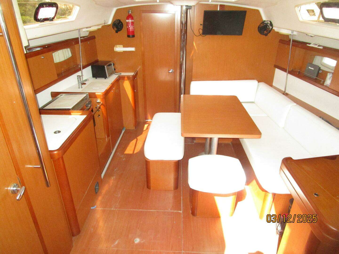 2010 Beneteau Oceanis 43 - Image 22