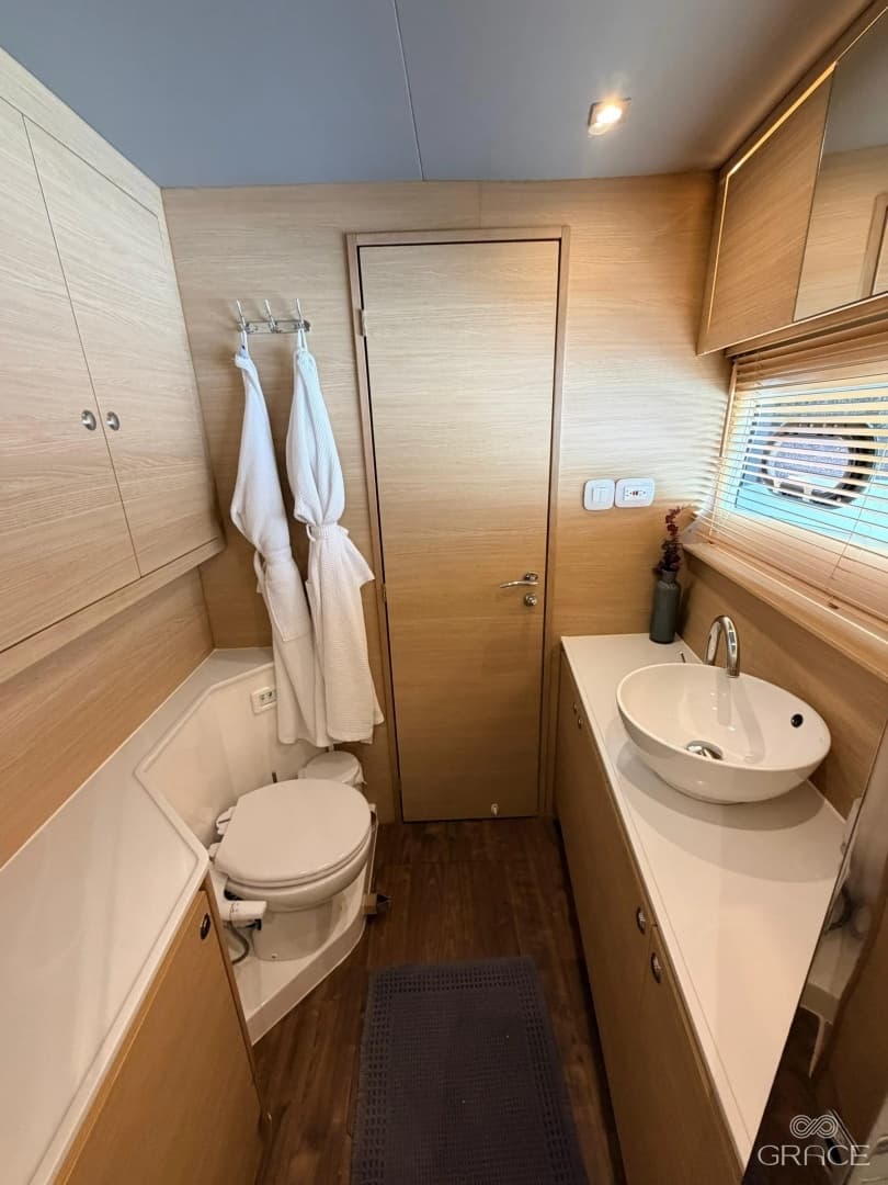 2022 Aquila 54 Yacht - Image 29
