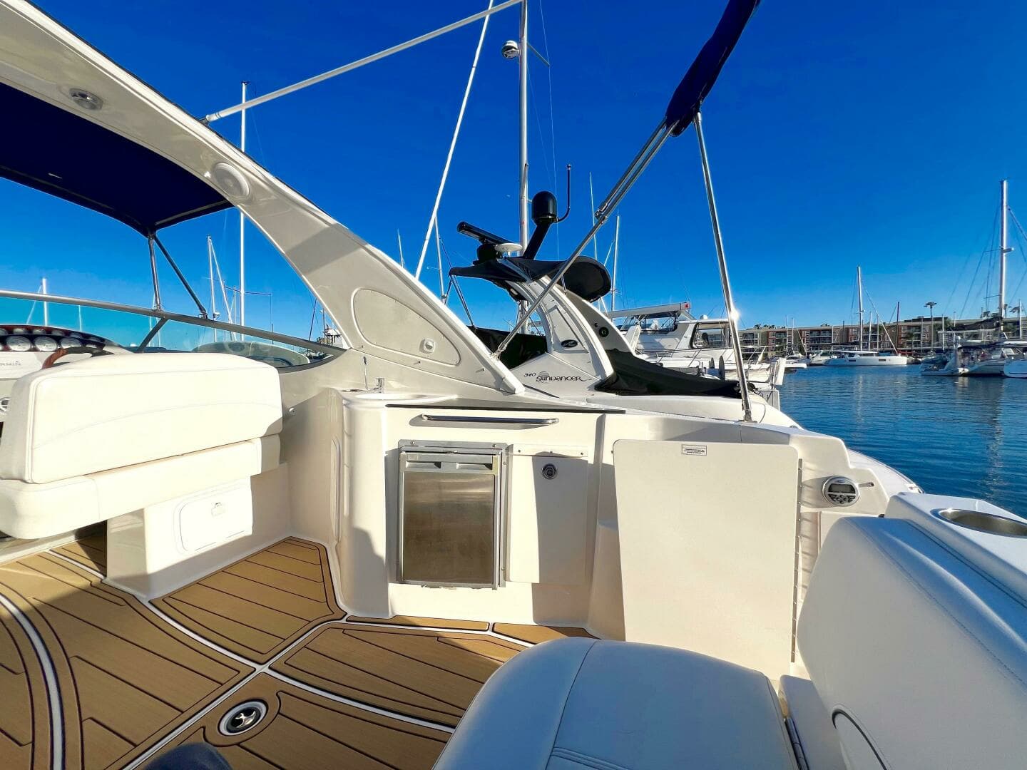 2012 Bayliner 335 - Image 42