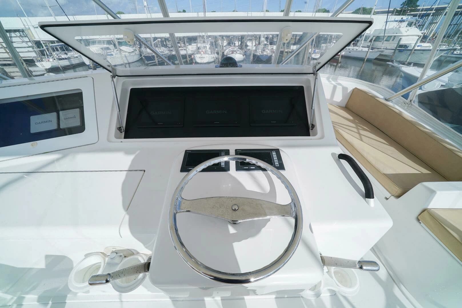 2007 Viking 45 Convertible - Image 40