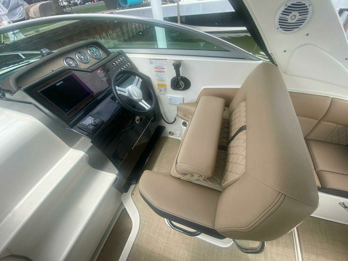 2018 Sea Ray 260 Sundancer - Image 10