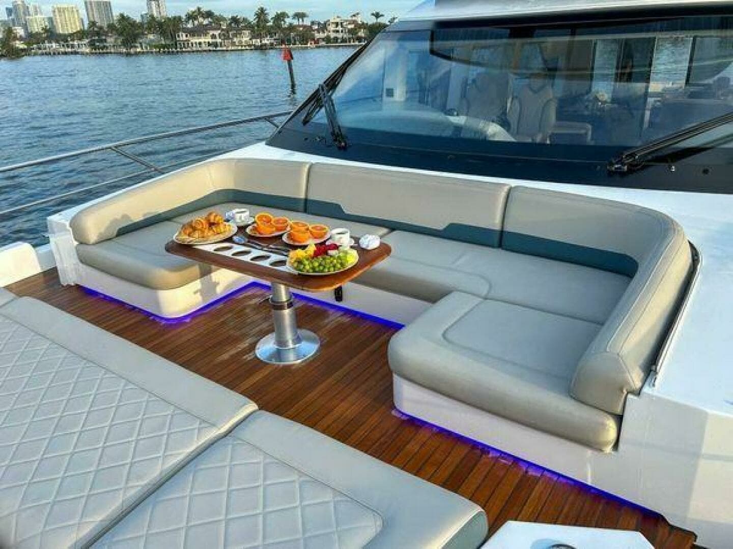 2024 Fairline 68 Squadron - Image 2