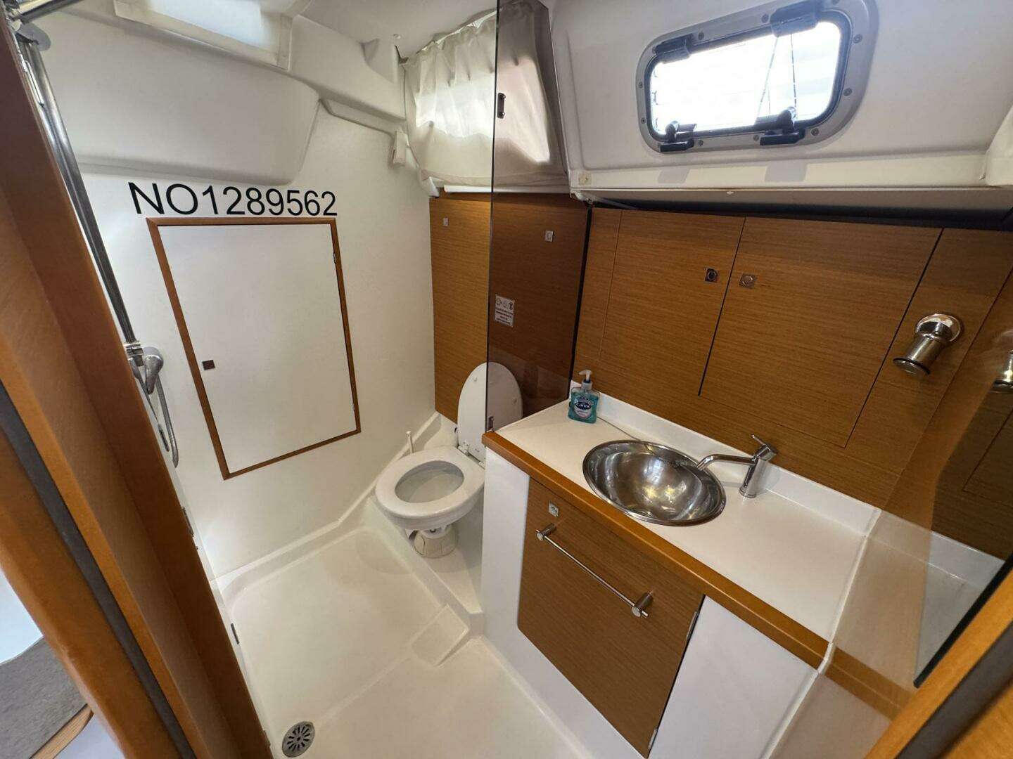 2018 Jeanneau Sun Odyssey 389 - Image 50