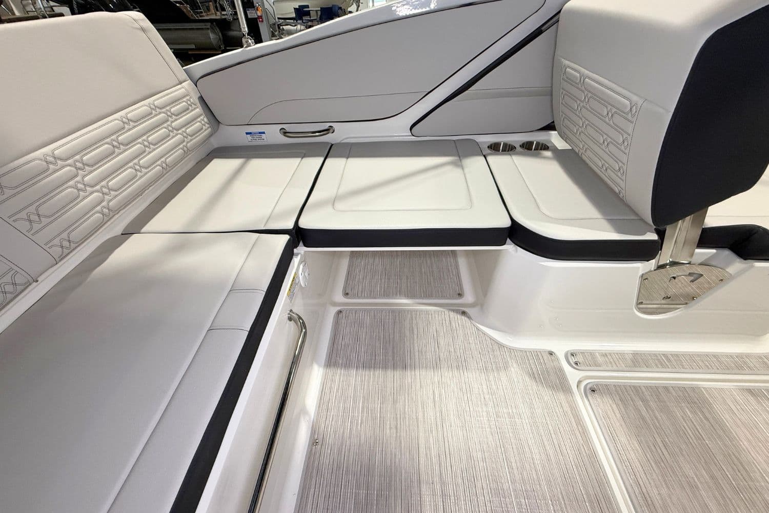 2026 Sea Ray SPX 210 - 11