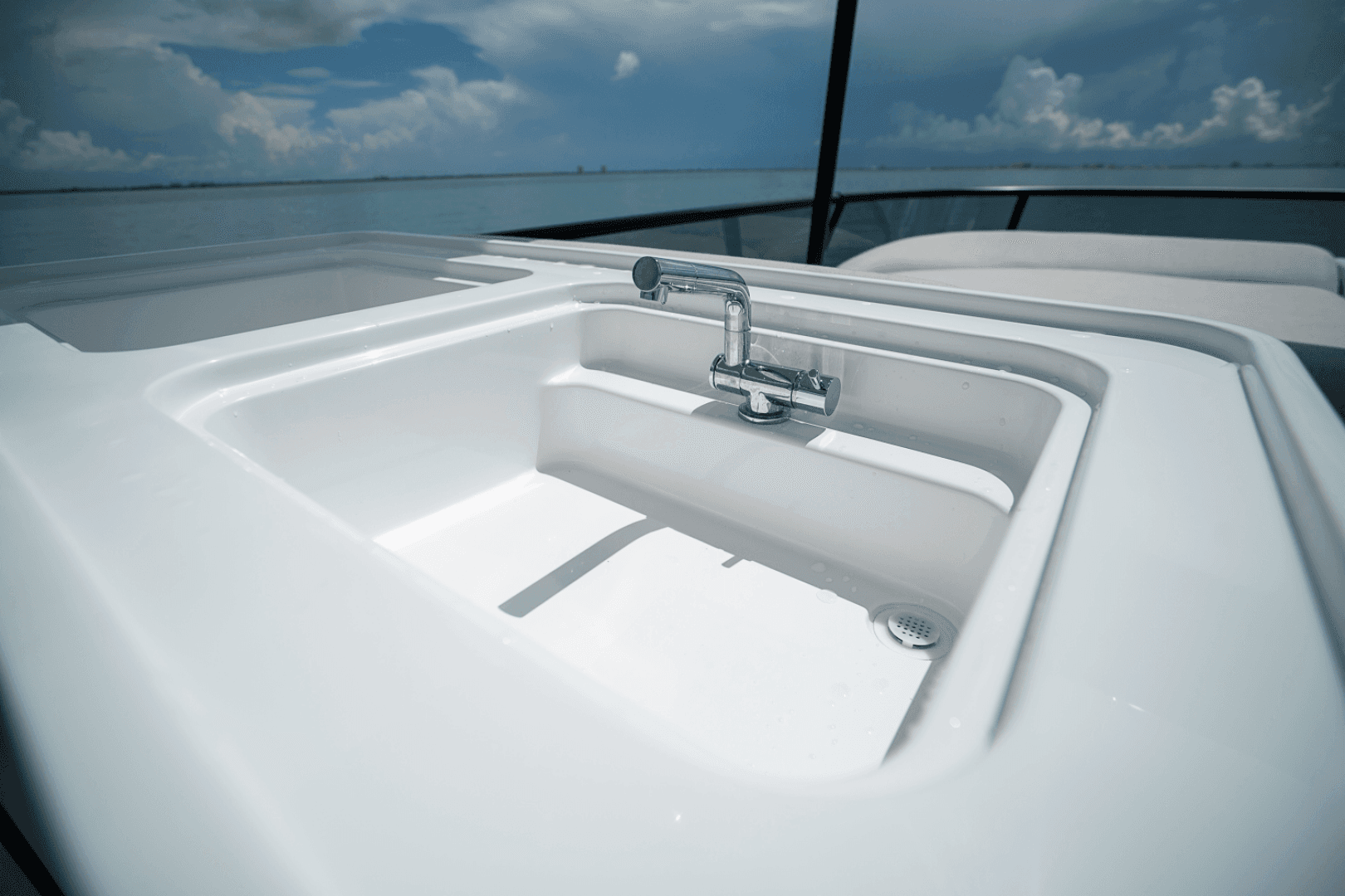 2026 Azimut Fly 62 - Image 52