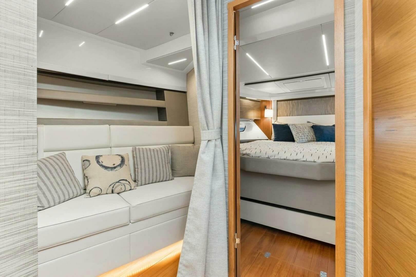 2019 Tiara Yachts C49 Coupe - Image 15