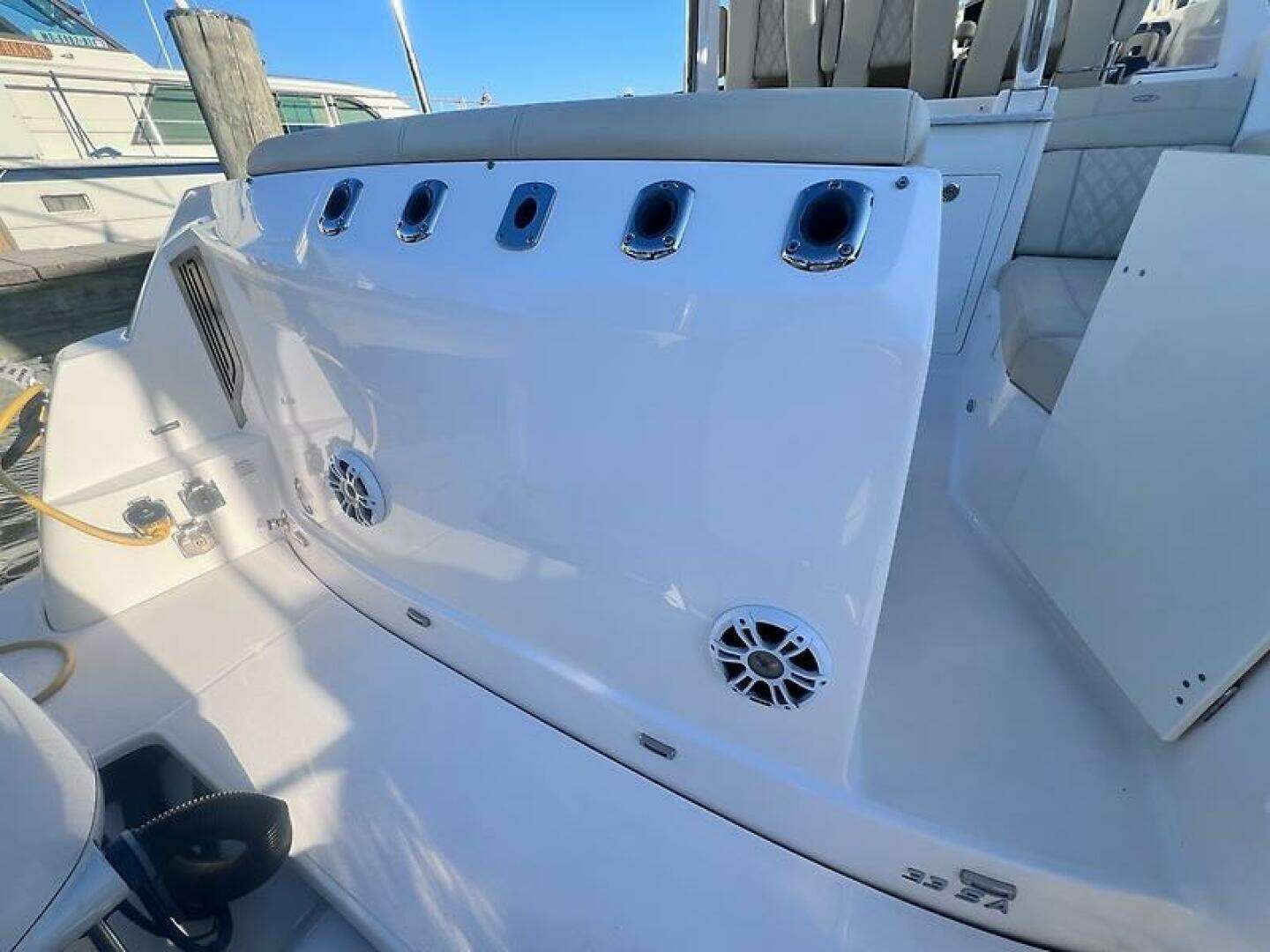2019 Regal 33 SAV - Image 28