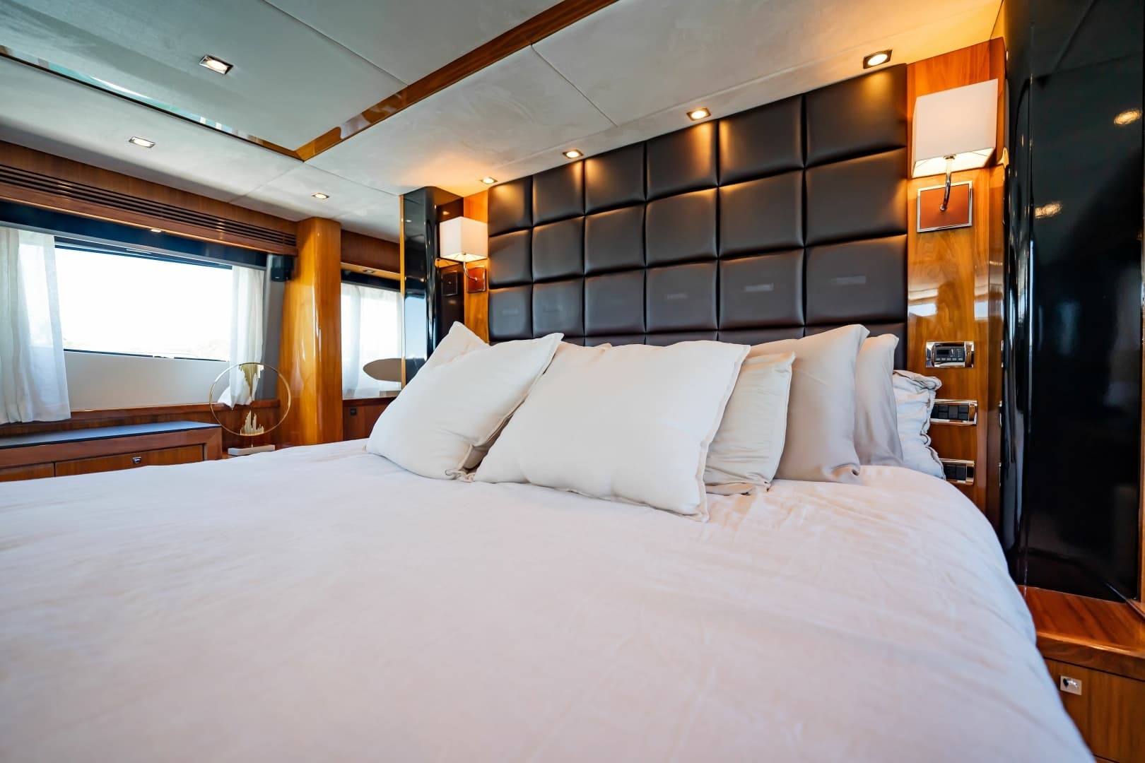 2010 Sunseeker 34 Metre Yacht - Image 45