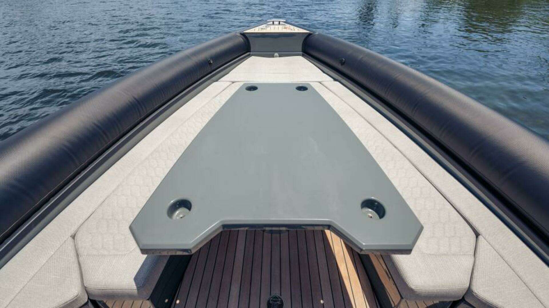 2025 Skipper 38 Sunbed - Image 31
