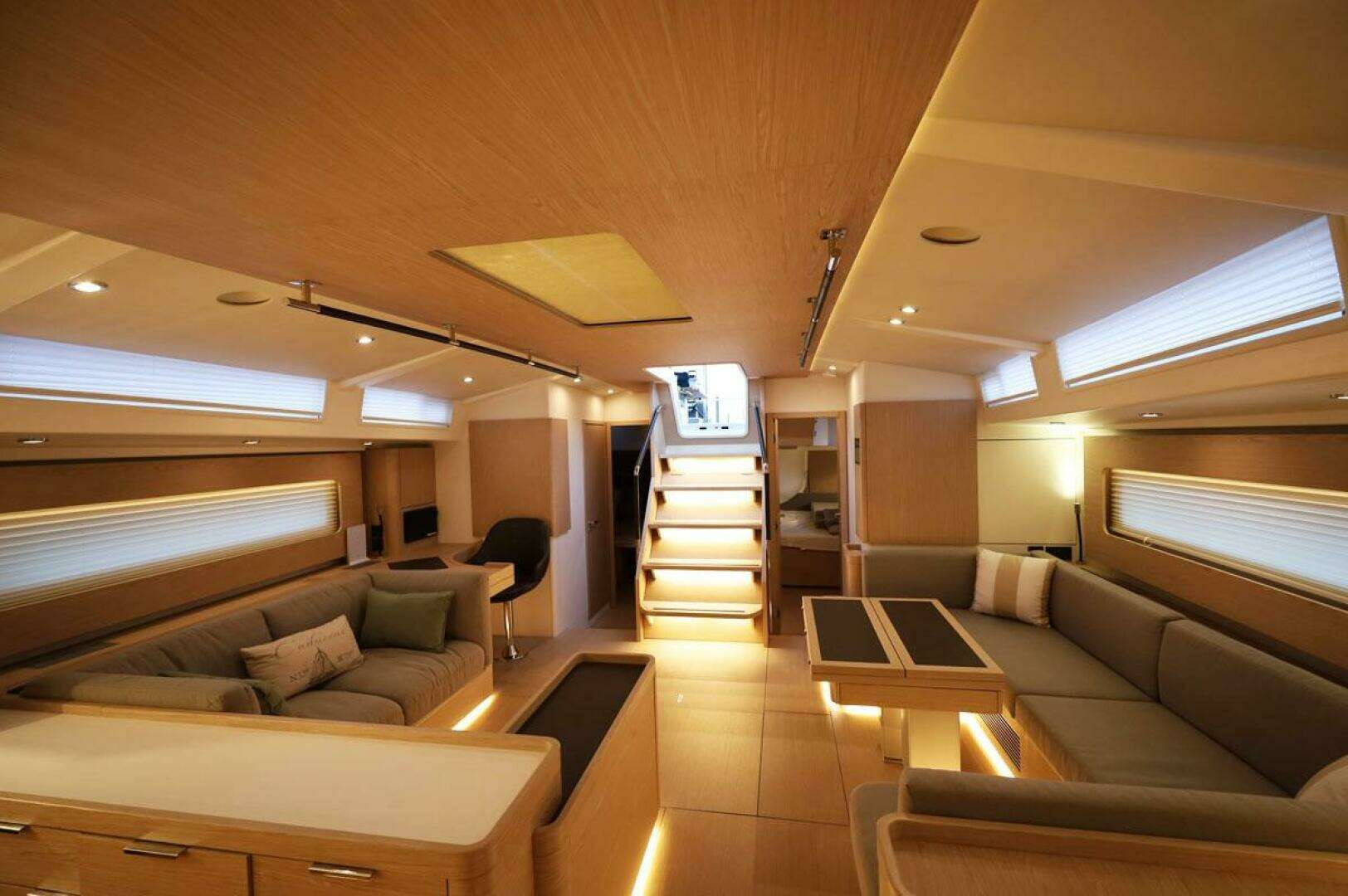 2023 Beneteau Oceanis 60 - Image 24