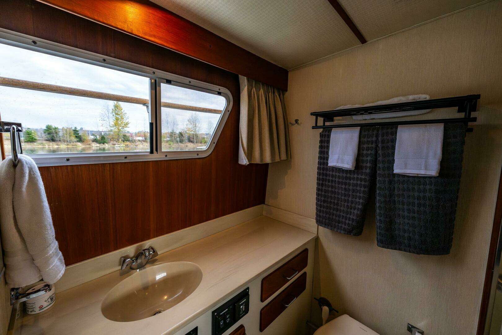 1991 Tollycraft 48 - Image 48