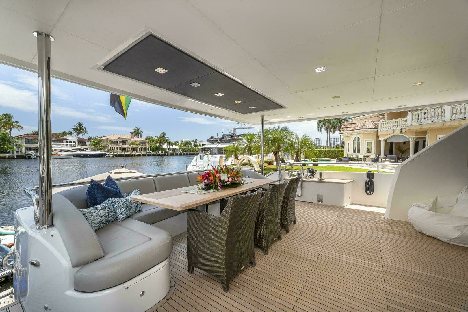 2012 Princess 32M - Image 66
