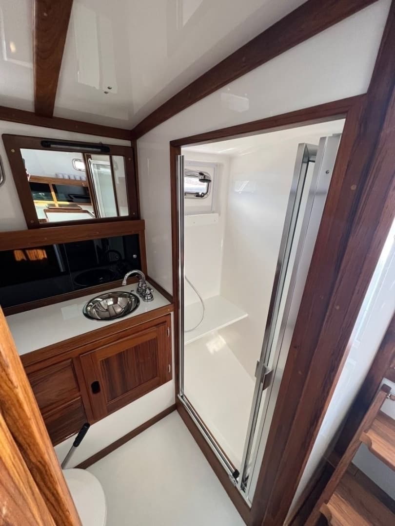 2022 Ellis 36 Express Cruiser - Image 29