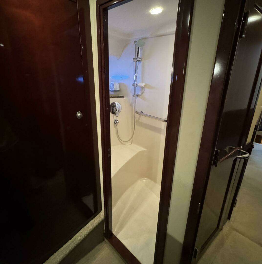 2007 Sea Ray 58 Sedan Bridge - Image 33
