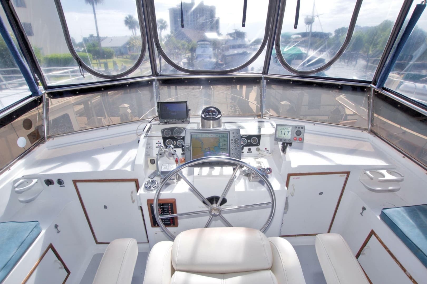 1984 Present Yachts 42 Sundeck - Image 19