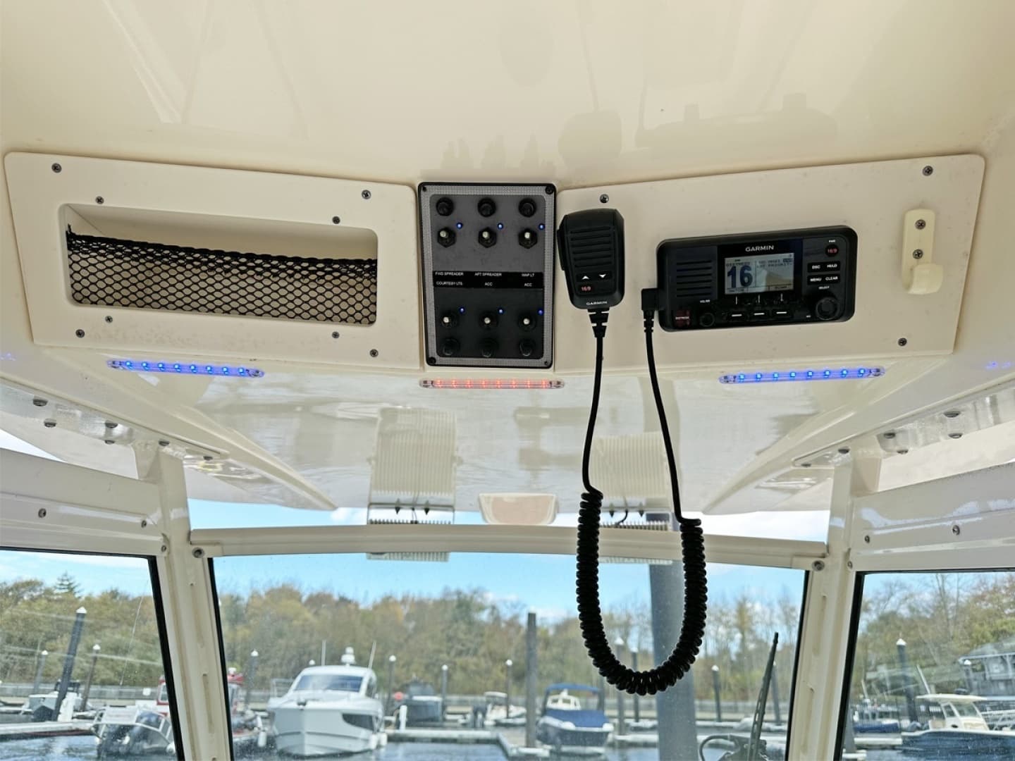 2017 Scout 255 LXF - Image 13