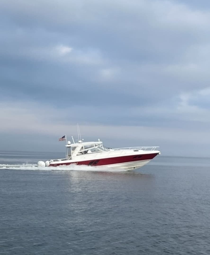 2020 Intrepid 475 Sport Yacht - Image 2